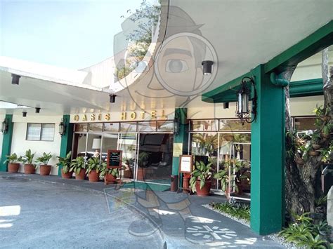 Oasis Hotel in Angeles .